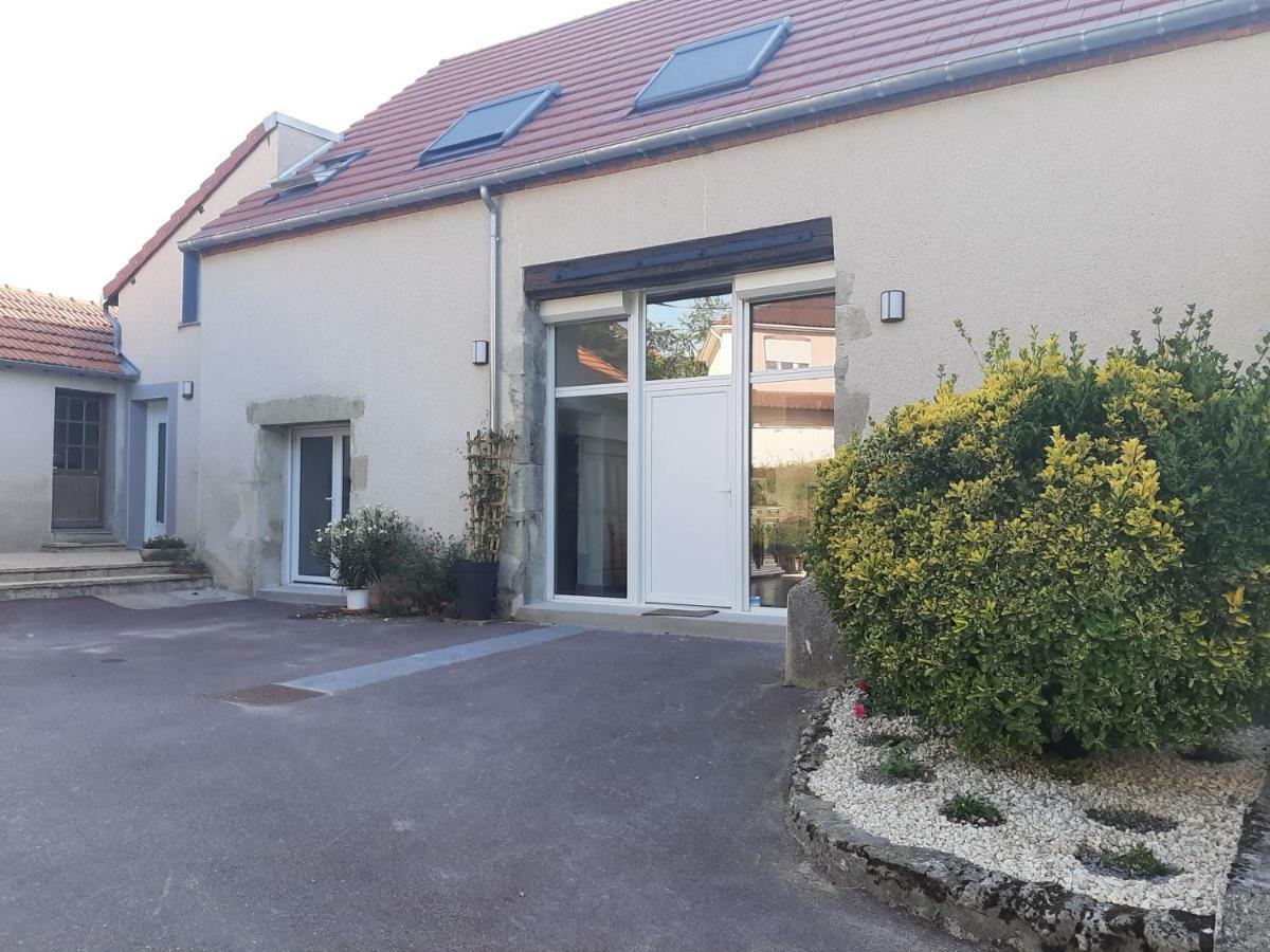 Le Feneau Maison D'Hotes Creuzier-le-Neuf Exteriér fotografie
